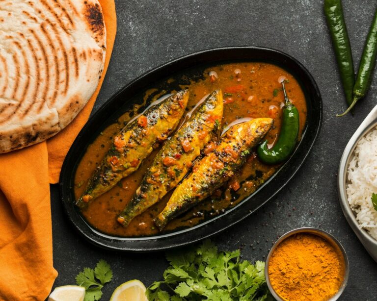 kerala style fish curry server at ethans apple food court
